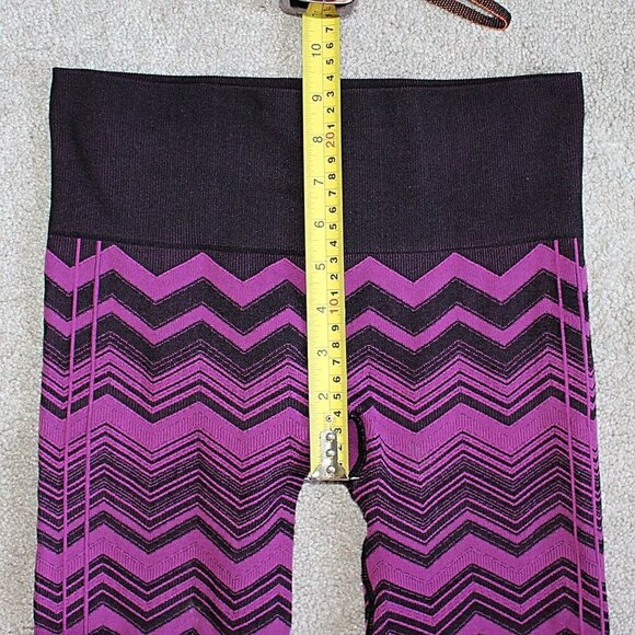 Lululemon - Ebb to Street Chevron Seamless Leggings - Regal Plum - sz 6 or 8 - Picture 3 of 8